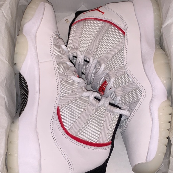 Jordan 11 - Picture 4 of 5